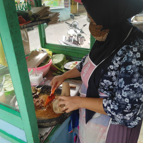 Opinii despre Gado-Gado Bu Lilis în Kota Palembang - Gastronomi dan perhotelan