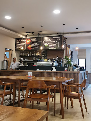 Opinii despre de'Clan Resto & Cafe Depok în Kota Depok - Gastronomi dan perhotelan