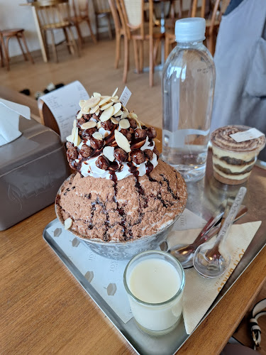 Opinii despre Joyi Bakes Cafe - Tiramisu Bingsoo Tea Dessert în Kota Batam - Gastronomi dan perhotelan