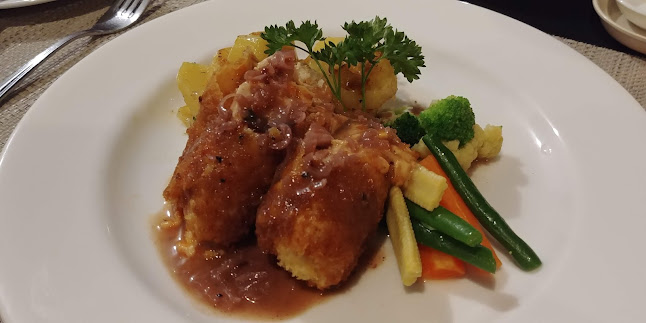 Monalisa Cafe - Gastronomi dan perhotelan