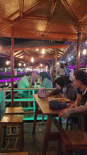 Sentra Wisata Kuliner Taman Prestasi - Gastronomi dan perhotelan