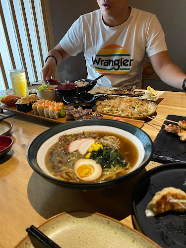 Tanoshi Izakaya Restaurant - Gastronomi dan perhotelan