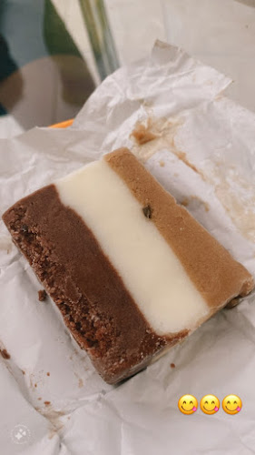 Opinii despre Es Krim dan Salon Mahkota în Kota Magelang - Gastronomi dan perhotelan