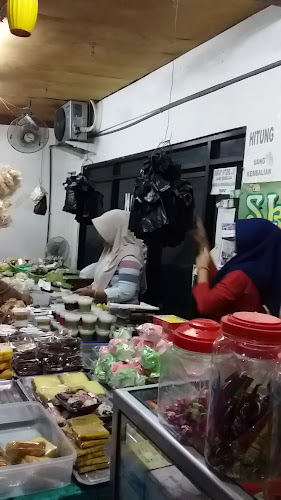 Opinii despre Sejahtera Aneka Kue în Surabaya - Gastronomi dan perhotelan