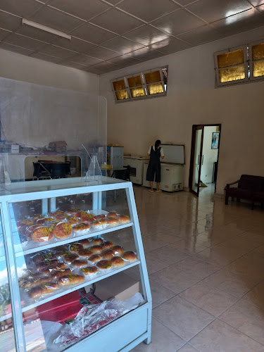 Es Krim dan Salon Mahkota - Kota Magelang