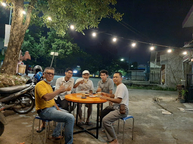 KEDAI KOPI ANGKRINGAN KAMPUS