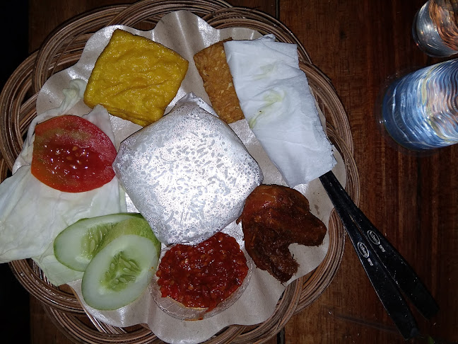 Comentarii opinii despre D'Kampoeng Tipar