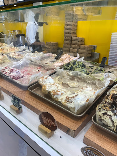 Jl. Tukad Pakerisan, Dauh Puri Klod, Kec. Denpasar Bar., Kota Denpasar, Bali 80225