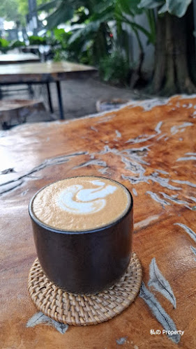 Opinii despre Serona Coffee Bintaro în Kota Tangerang Selatan - Gastronomi dan perhotelan