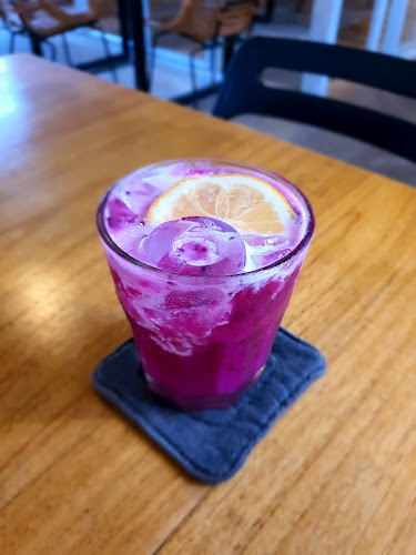 Emerald Tree Resto & Coffee Bar - Gastronomi dan perhotelan