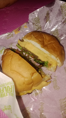 Opinii despre Burger Bangor Sudiang Makassar în Kota Makassar - Gastronomi dan perhotelan