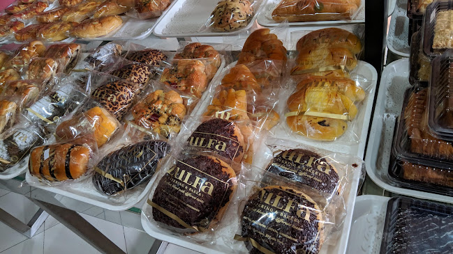 Opinii despre Zulfa Cake Shop & Bakery în Kota Bandung - Gastronomi dan perhotelan