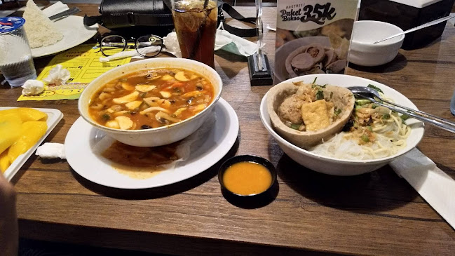 RA Street - Gastronomi dan perhotelan