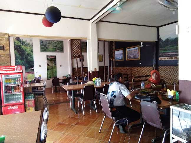 Opinii despre RM Ayam Cianjur în Kota Serang - Gastronomi dan perhotelan