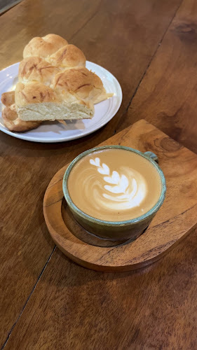 Opinii despre Berkala Coffee Bintaro în Kota Tangerang Selatan - Gastronomi dan perhotelan