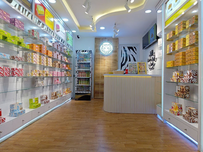 Opinii despre Siliwangi Bolu Kukus Bandara Soetta în Kota Tangerang - Gastronomi dan perhotelan