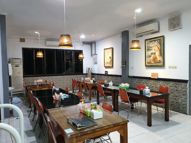 Warung Bambu Lulu Sop Kepala Ikan