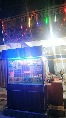 Opinii despre Hijrah Seafood R76 Kendal Cabe Ijo în Kota Batam - Gastronomi dan perhotelan