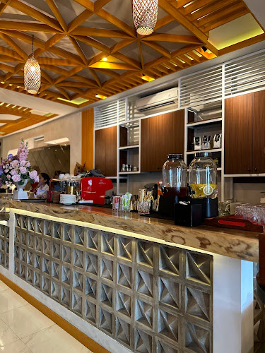 Noble Dine & Bar Manado - Gastronomi dan perhotelan