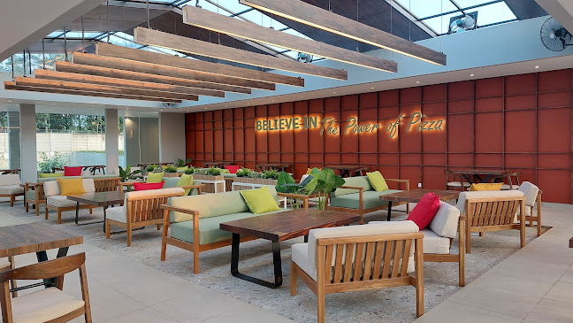 Pizza Hut Ristorante - Gastronomi dan perhotelan