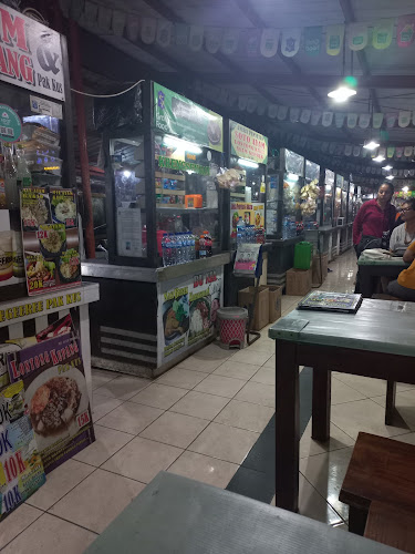 Opinii despre Sentra Wisata Kuliner Taman Prestasi în Surabaya - Gastronomi dan perhotelan