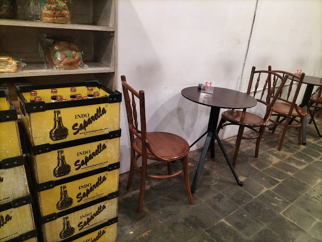 Djoen Bakery, Coffee & Resto sedjak 1935 - Gastronomi dan perhotelan