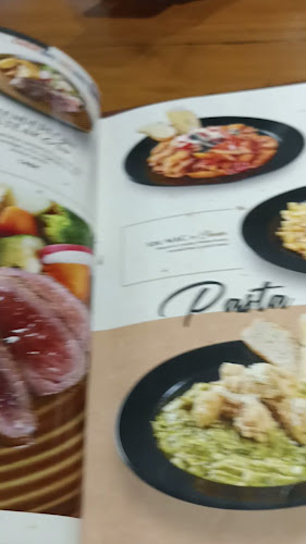 de'Clan Resto & Cafe Depok - Gastronomi dan perhotelan