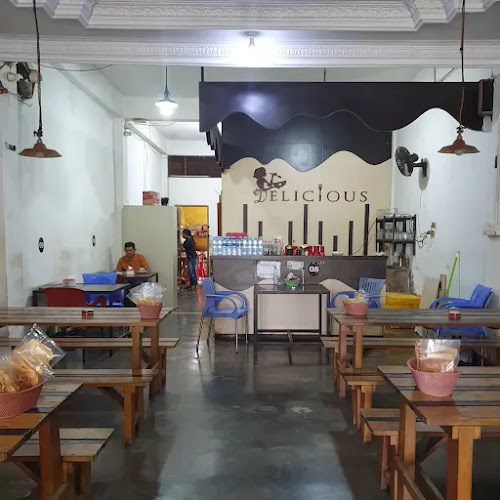 Jl. Imam Munandar, Tengkerang Sel., Kec. Bukit Raya, Kota Pekanbaru, Riau 28126