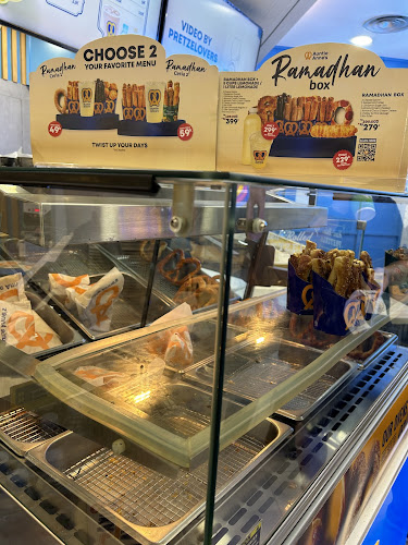 Auntie Anne's Tunjungan Plaza - Gastronomi dan perhotelan