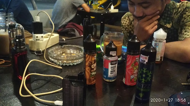 Opinii despre Warkop Memories în Surabaya - Gastronomi dan perhotelan