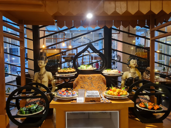 Trimurti Restaurant - Gastronomi dan perhotelan