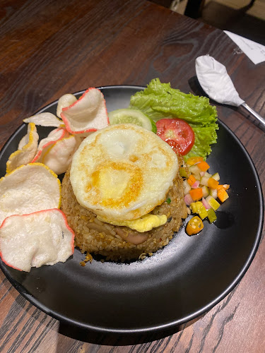 Loteng Cafe Modernland