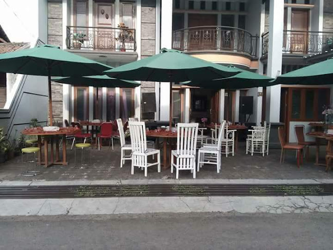 Jl. Parakan III No.2 A, Batununggal, Kec. Bandung Kidul, Kota Bandung, Jawa Barat 40266