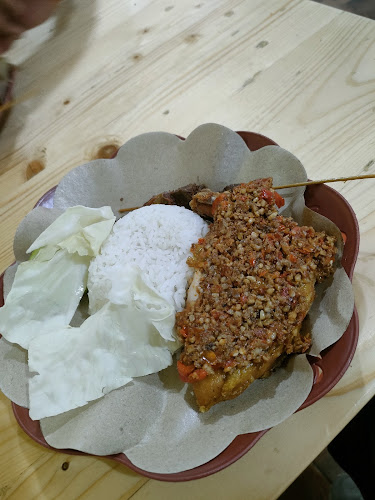 Ayam Gepuk Pak Gembus Airlangga University