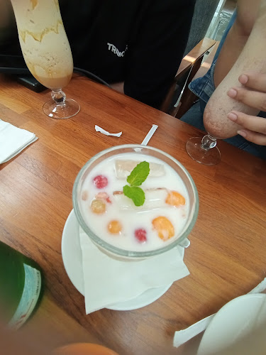 Sumatra, Jl. Sumatera No.21, Braga, Kec. Sumur Bandung, Kota Bandung, Jawa Barat 40111