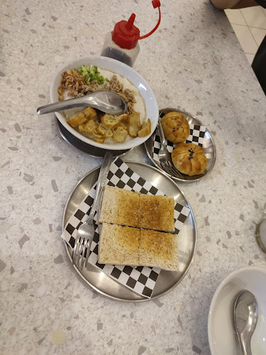 Pakuwon Trade Center, Jl. Raya Lontar No.2, Babatan, Kec. Wiyung, Surabaya, Jawa Timur 60216