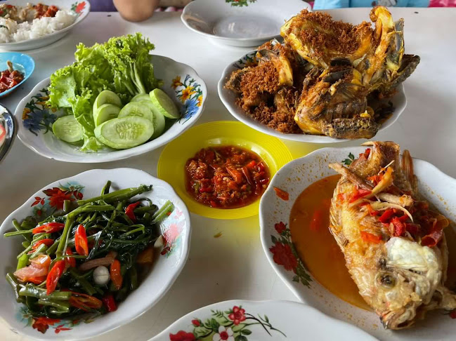 Comentarii opinii despre Rumah Makan Saung Babeh Setu