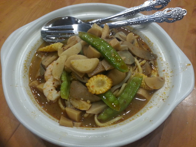 Jalan Jenderal Sudirman.321 Sumahilang, Cinta Raja, Kec. Sail, Kota Pekanbaru, Riau 28131