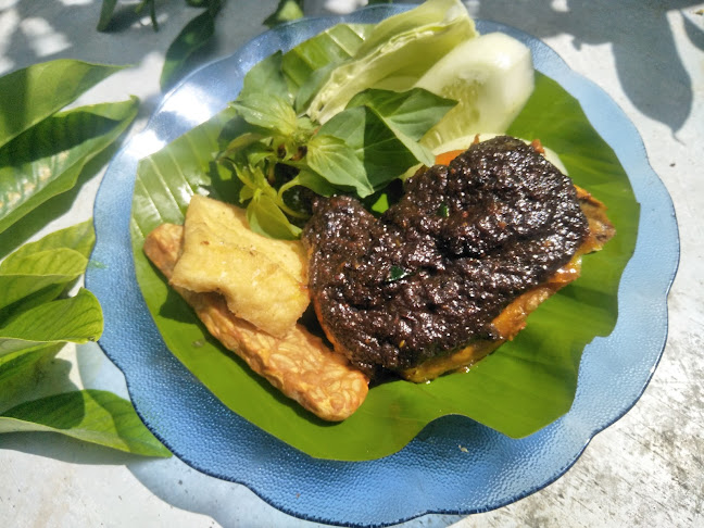 DAPUR BEBEK KHAS MADURA DENPASAR SELATAN - Gastronomi dan perhotelan