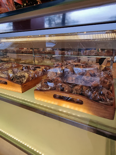 Jalan Tikala Ares I No.6, Komo Luar, Kec. Wenang, Kota Manado, Sulawesi Utara 95124