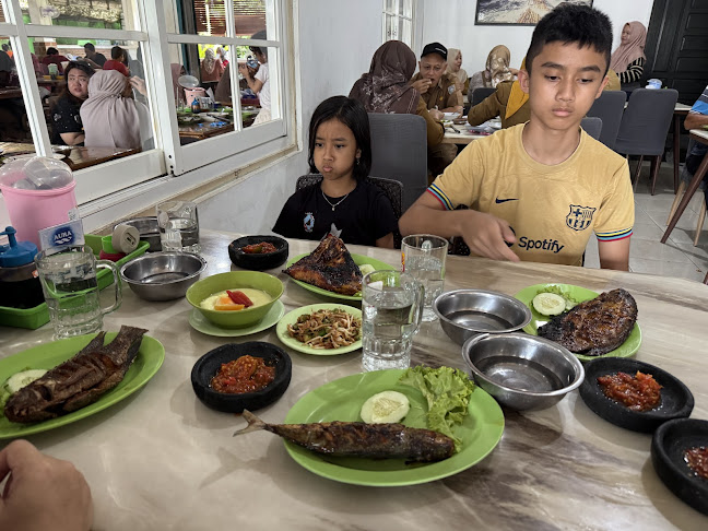 Opinii despre Rumah Makan Pondok Garuda în Kota Banjar Baru - Gastronomi dan perhotelan