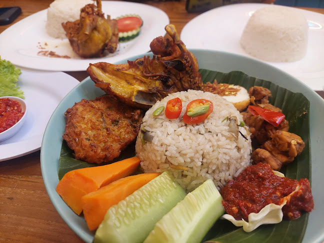 968J+7XG, Jl. Gatot Subroto Tim., Tonja, Kec. Denpasar Utara, Kota Denpasar, Bali 80237