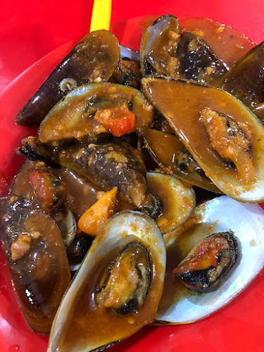 Opinii despre Masakan laut în Kota Tangerang Selatan - Gastronomi dan perhotelan