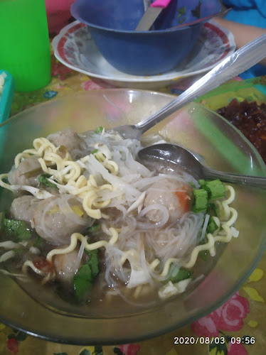 dari lampu merah, Jl. Karet Jl. Seth Adji No.32 300m, Panarung, Kec. Pahandut, Kota Palangka Raya, Kalimantan Tengah 74874