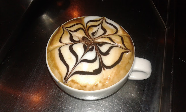 Beer and Barrel Kitchen n' Lounge