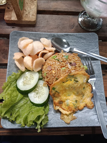 Penyetan Sedekah Bunda - Gastronomi dan perhotelan