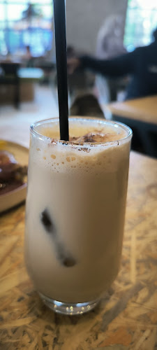 Comentarii opinii despre Rest Coffee Eat, Play & Relax