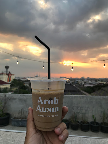 Opinii despre Arah Awan Coffee & Bar în Kota Semarang - Gastronomi dan perhotelan