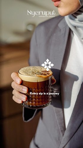 Opinii despre Nyeruput Coffee & Shisha în Kota Pekalongan - Gastronomi dan perhotelan