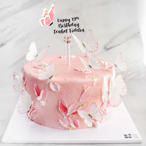 Eight Four More - Gastronomi dan perhotelan